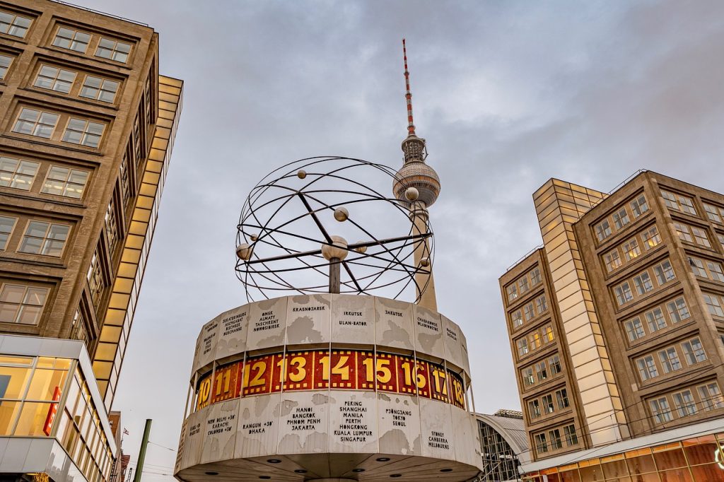 berlin, world clock, alexanderplatz-5289802.jpg